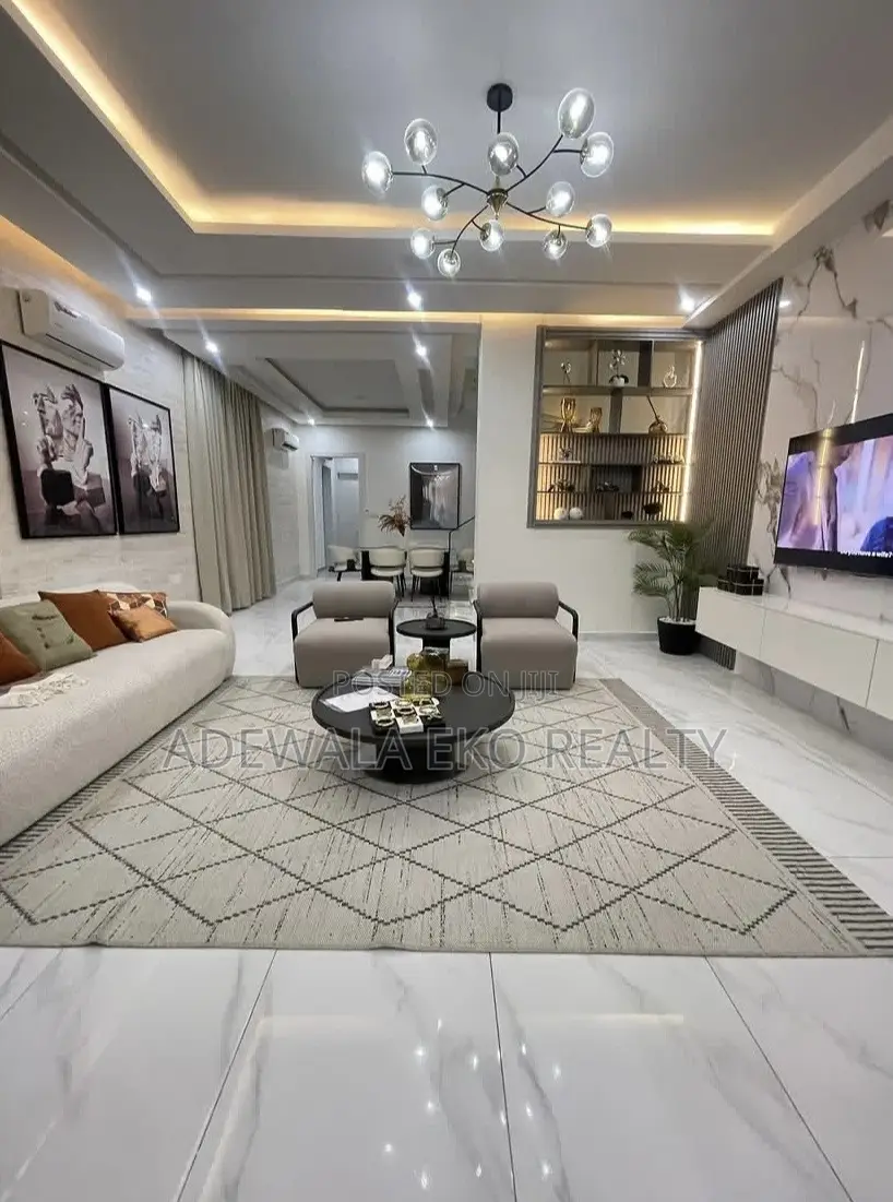 Luxury 3-4 Bedroom Serviced Shortlet Apartment Ikeja GRA in Ikeja GRA