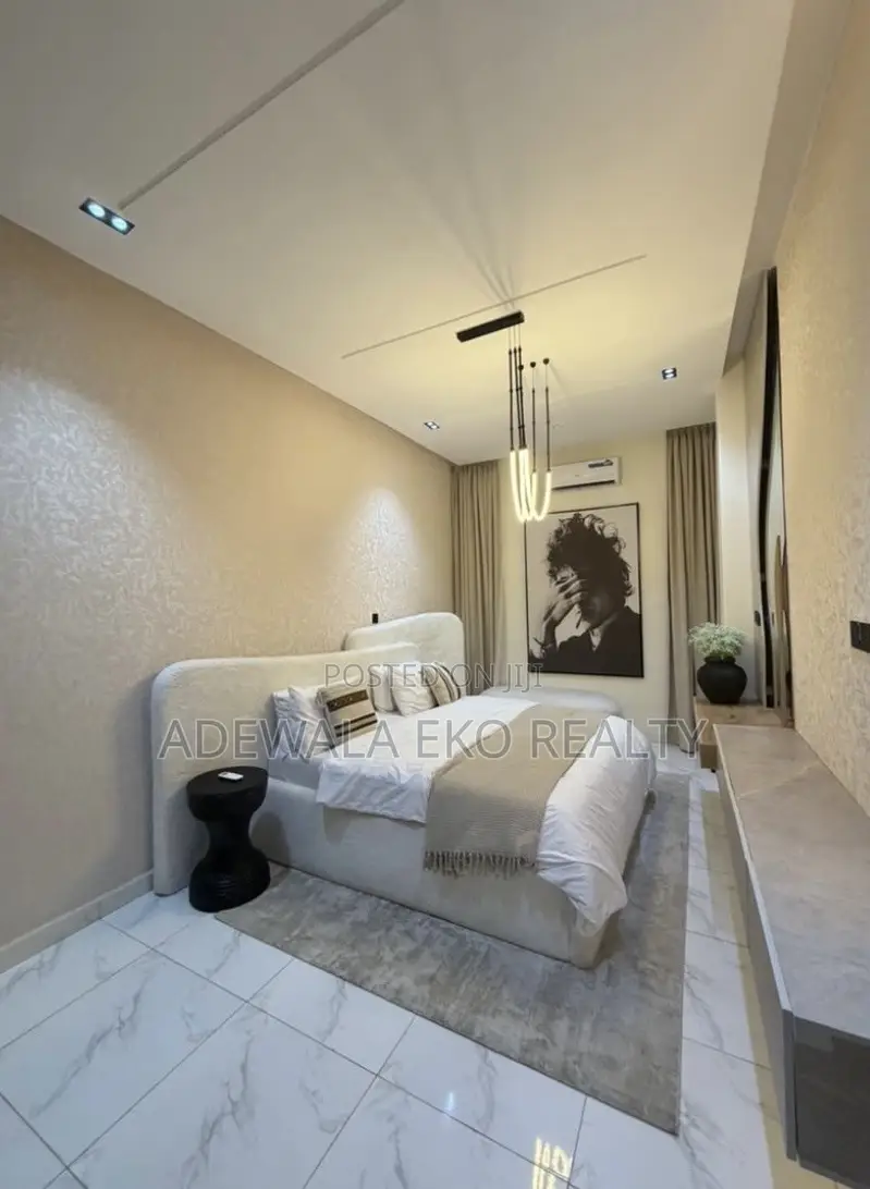 1-Bedroom Shortlet in Ologolo Lekki – Cinema, PS5, 24/7 Power in Ologolo