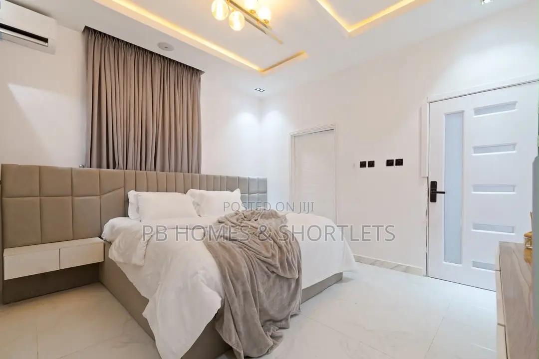 Luxurious Studio Apartment in Chevron