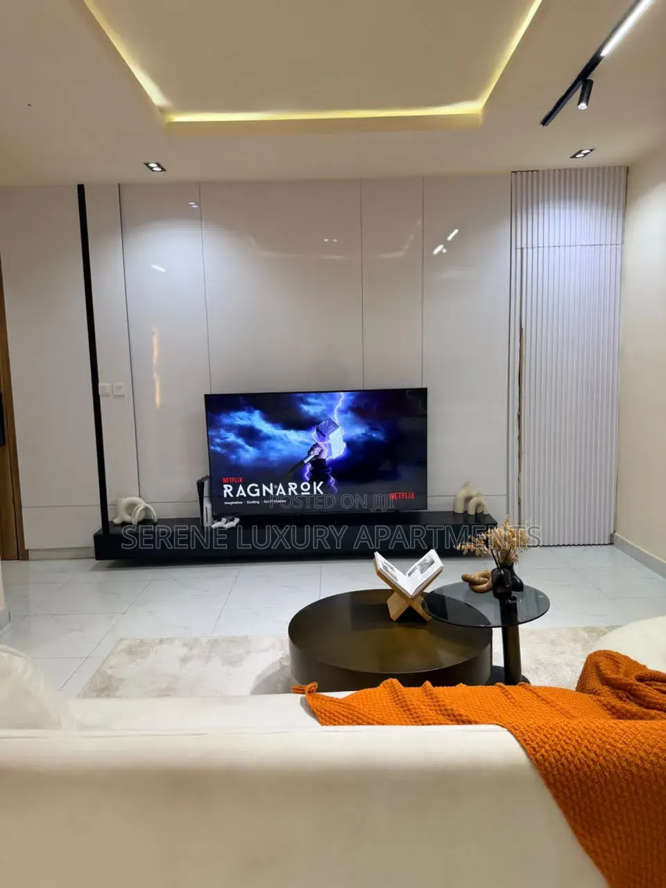 Luxurious 2bedroom Apartment With PS5 Gym and Balcony in Chevron
