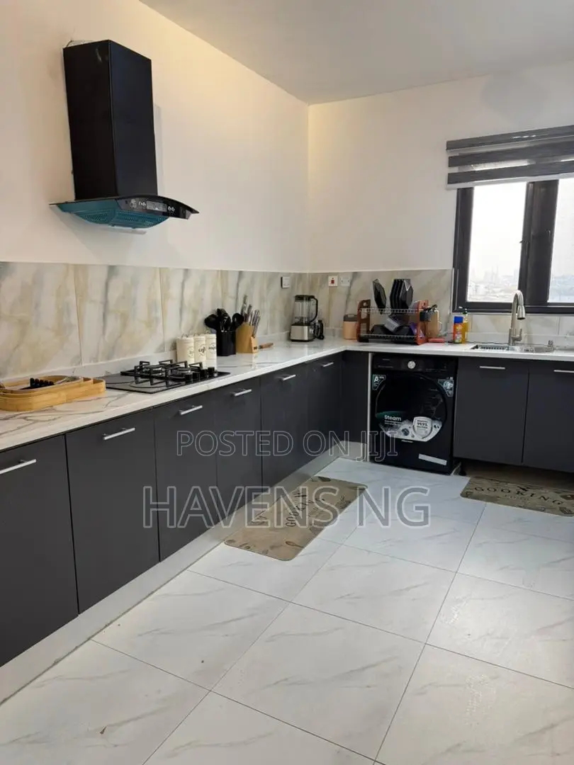 Luxury 4-Bedroom Maisonette With Rooftop Event Space in Lekki Phase 1 in Lekki Phase 1