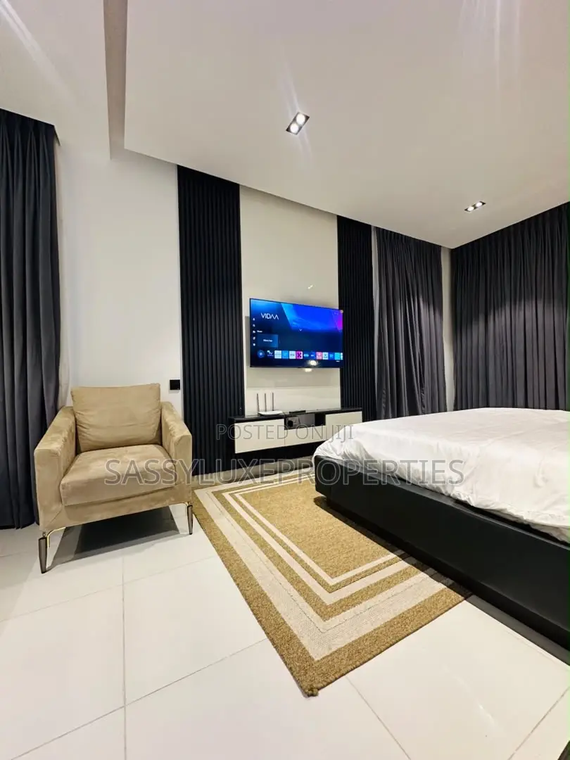 2 Bedroom With Snookers,ps5,pool and Gym in Lekki Phase 1