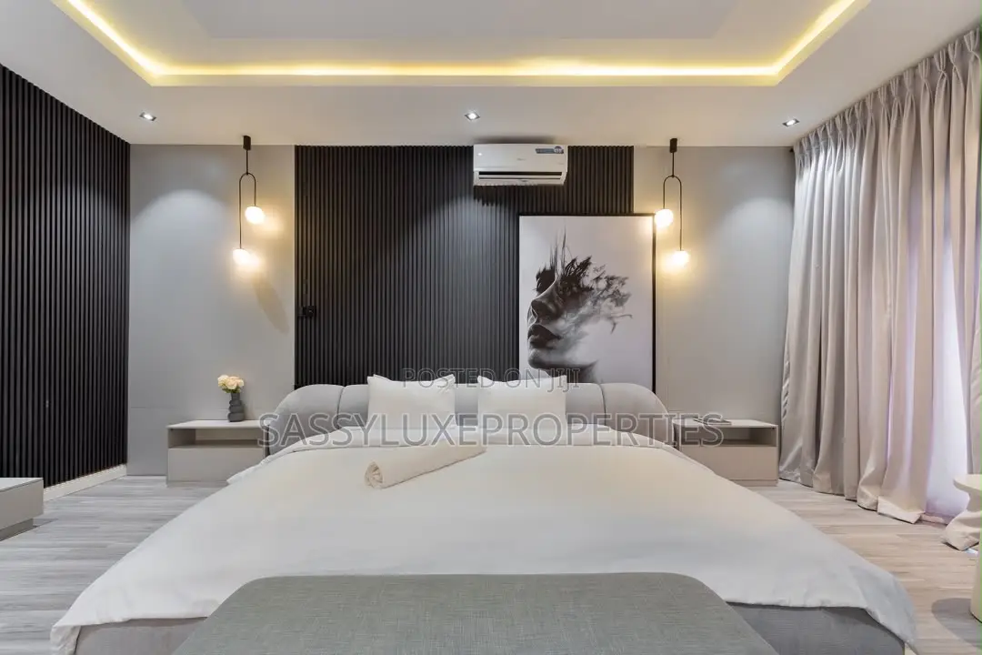 Cozy 3 Bedroom With Ps5,pool,table Tennis,Amazon,sandwich Maker in Lekki Phase 1