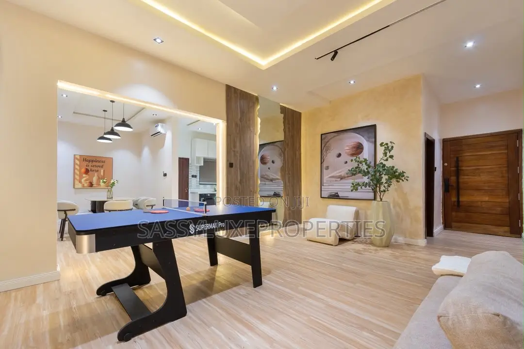 Cozy 3 Bedroom With Ps5,pool,table Tennis,Amazon,sandwich Maker in Lekki Phase 1