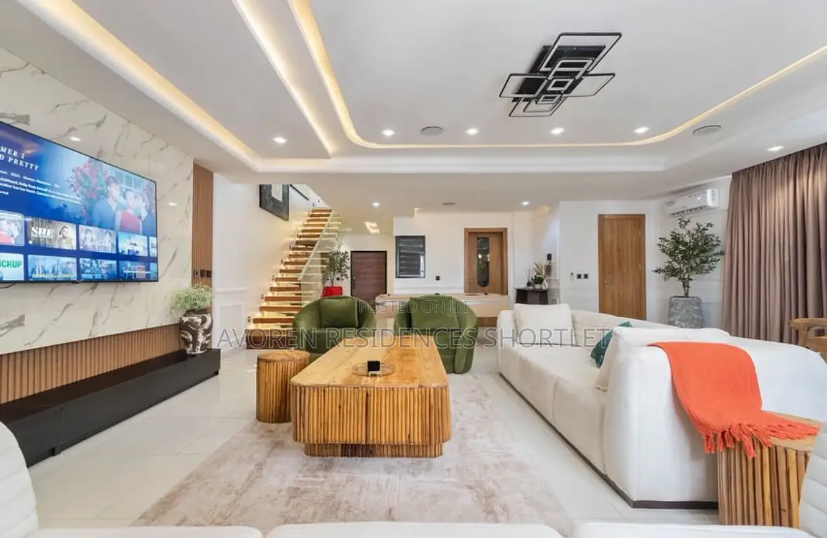 Luxurious 3 Bedroom Shortlet Ikoyi Waterfront in Ikoyi