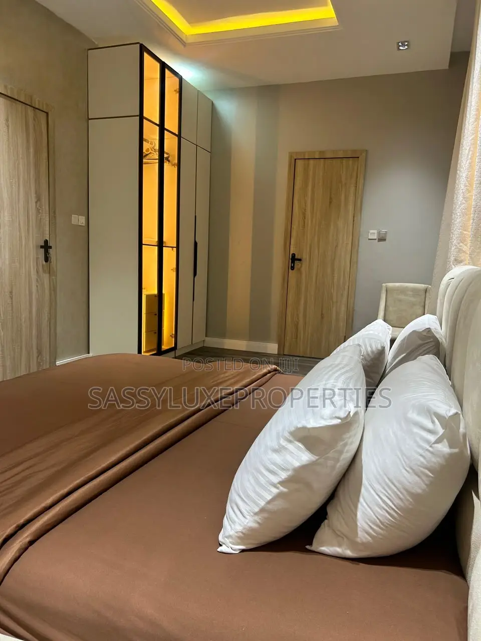 2 Bedroom Tarrace With Pool in Chevron