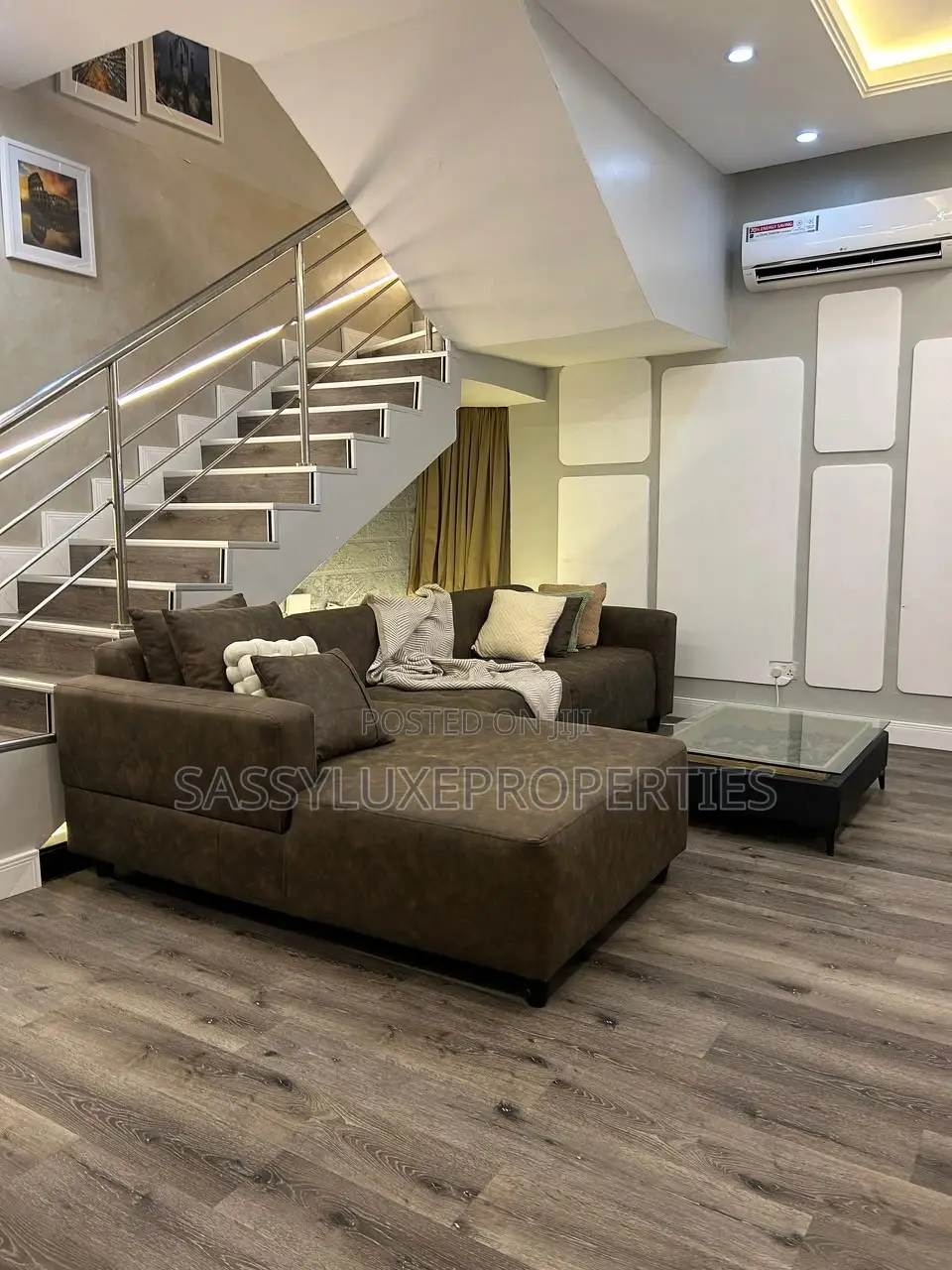 2 Bedroom Tarrace With Pool in Chevron