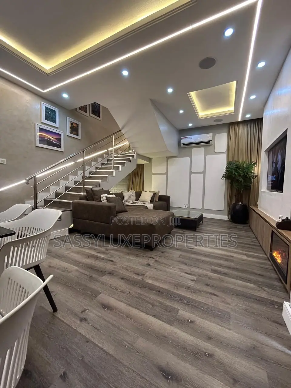2 Bedroom Tarrace With Pool in Chevron