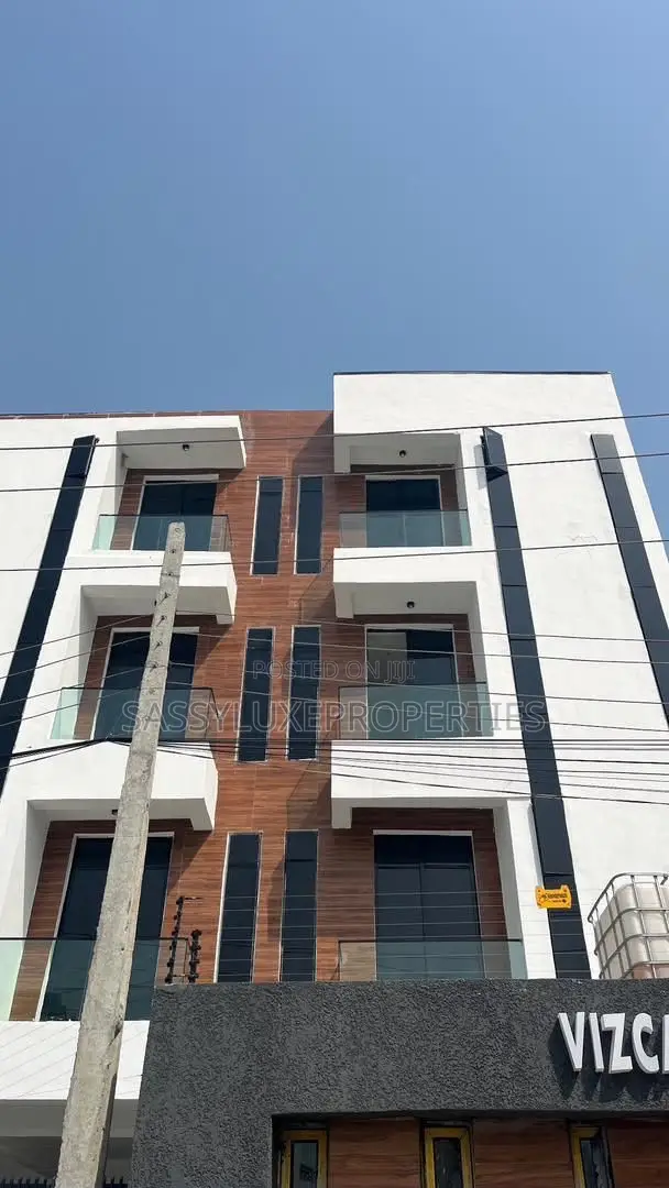 Luxurious 2 Bedroom Apartment Ps5 Console in Chevron