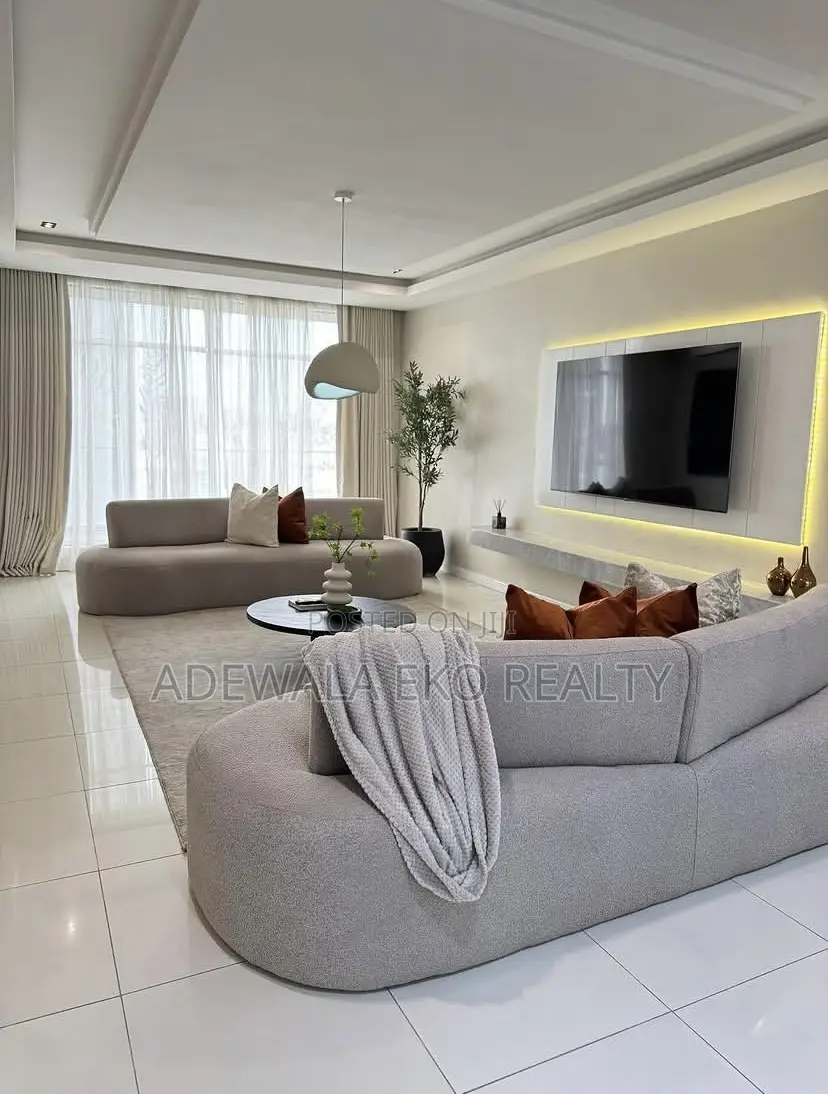 Luxury 3-Bedroom in Oniru, Victoria Island – Pool, 24/7 Power WiFi in Victoria Island Extension