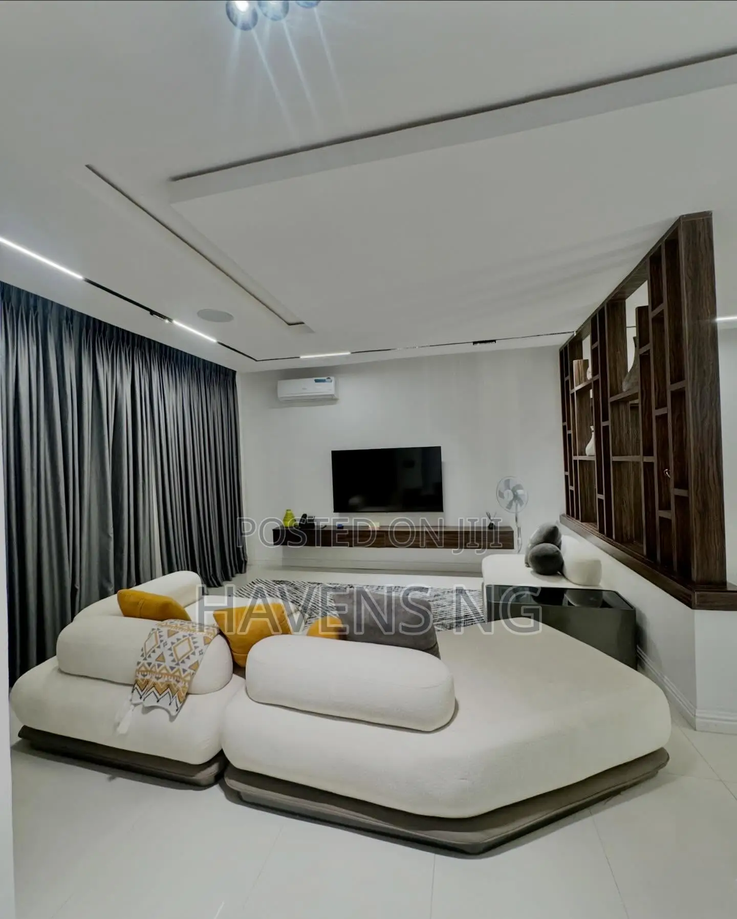 Exquisite 2-Bedroom Apartment for Short Let in Life Camp
