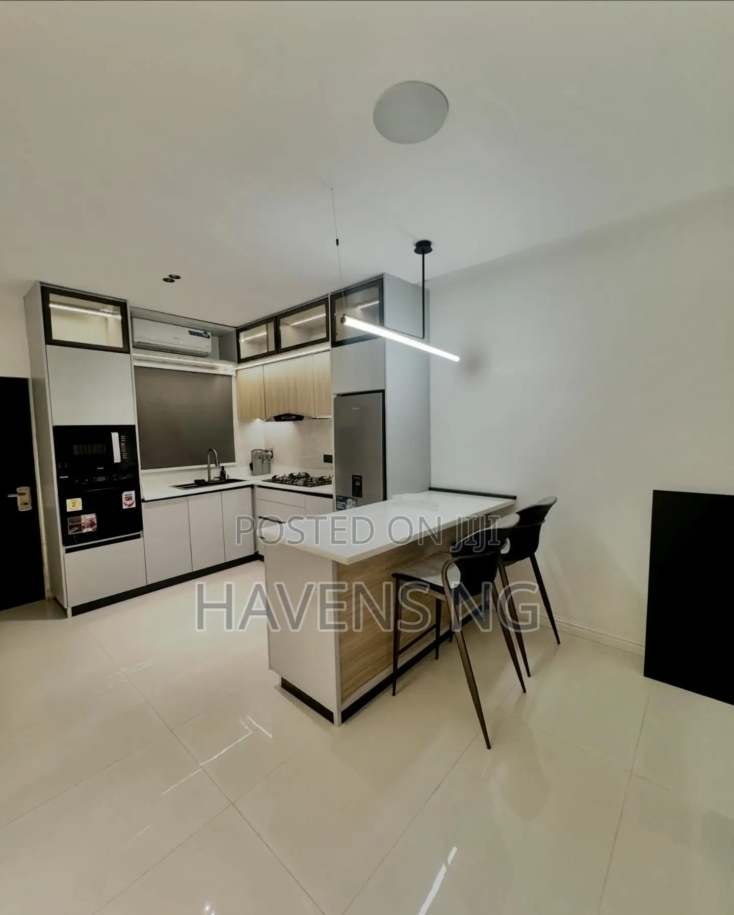 Exquisite 2-Bedroom Apartment for Short Let in Life Camp