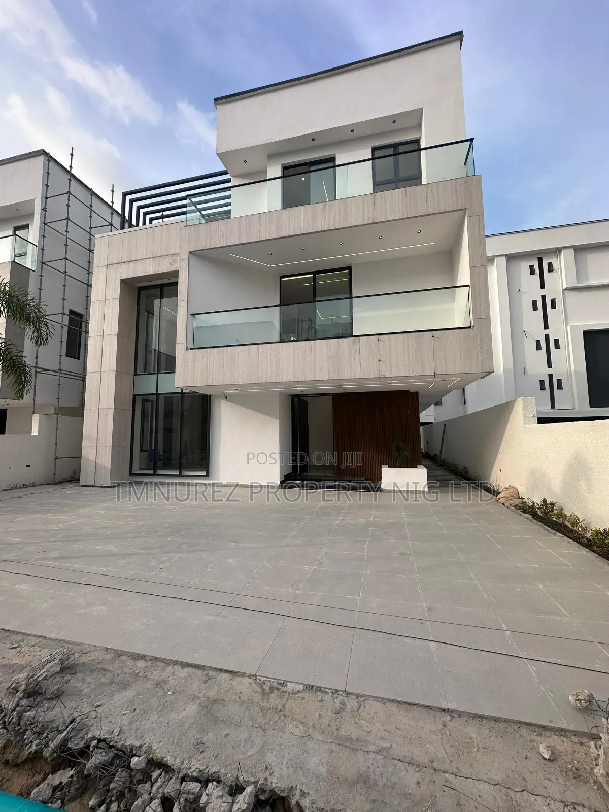6bdrm Duplex in Lekki for sale in Lekki