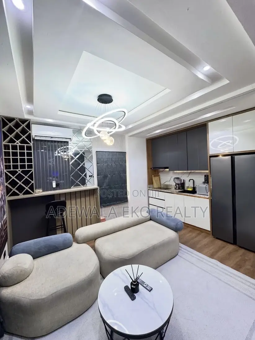 1 Bedroom Serviced Apartment Lekki Phase 1 | Gym PS5 | 24/7 Power. in Lekki Phase 1