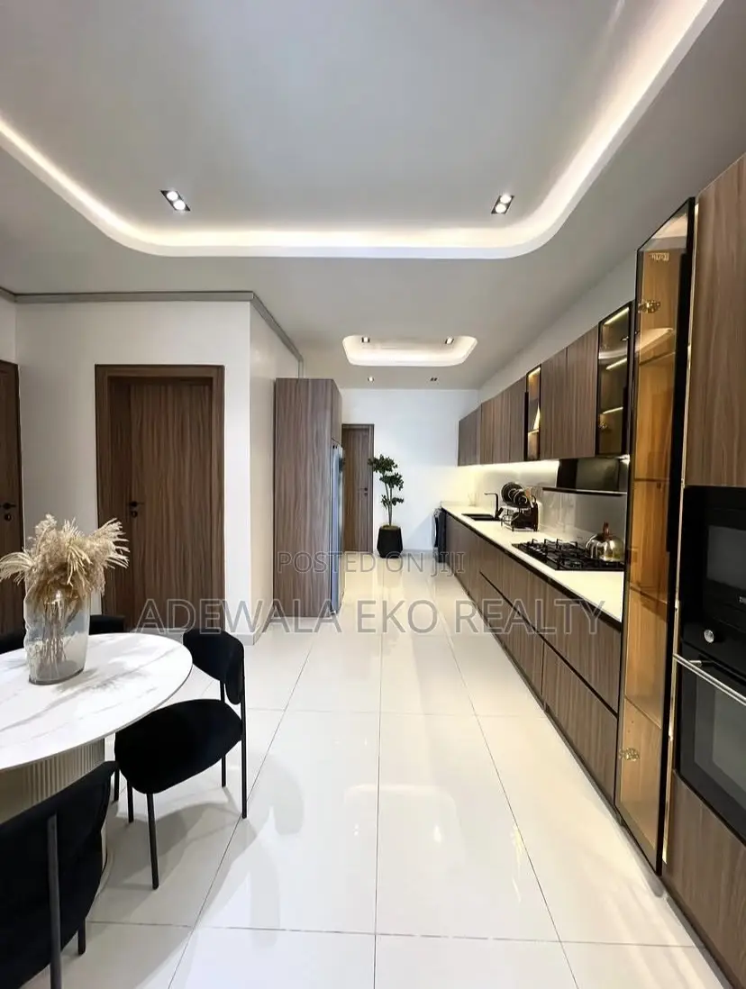 New 2-Bedroom Shortlet Off Admiralty Way, Lekki Phase 1- PS5, Pool Gym in Lekki Phase 1
