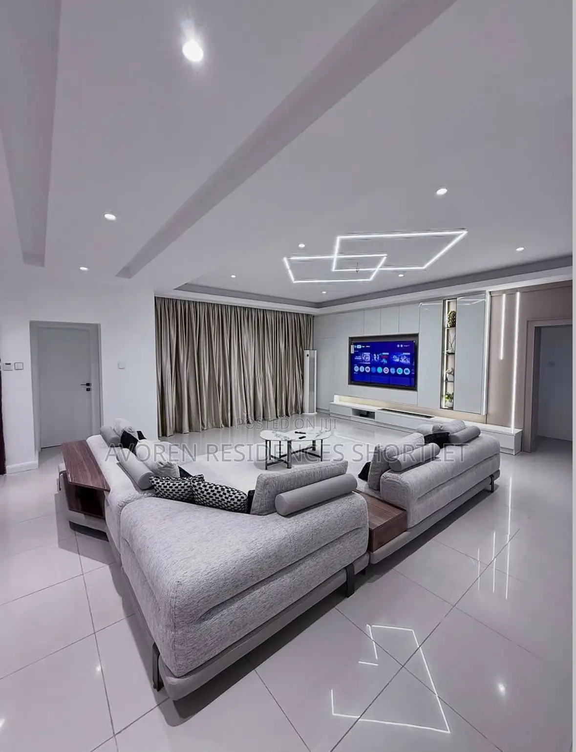 Luxurious 2 Bedroom Apartment Shortlet in Ikeja in Airport Road / Ikeja