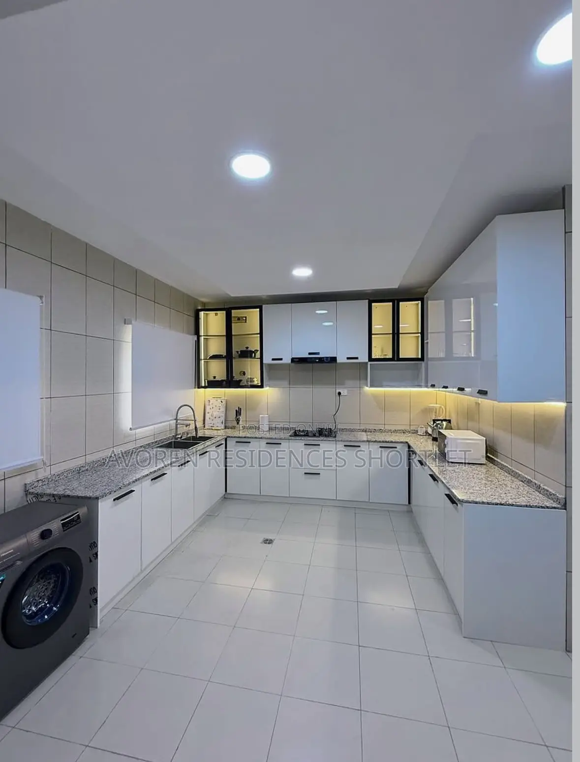 Luxurious 2 Bedroom Apartment Shortlet in Ikeja in Airport Road / Ikeja