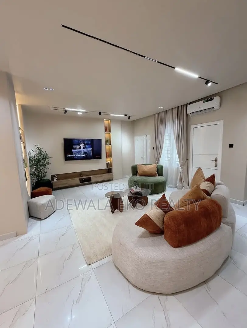 Cozy 2 Bedroom Apartment Lekki, Ikate. in Ikate