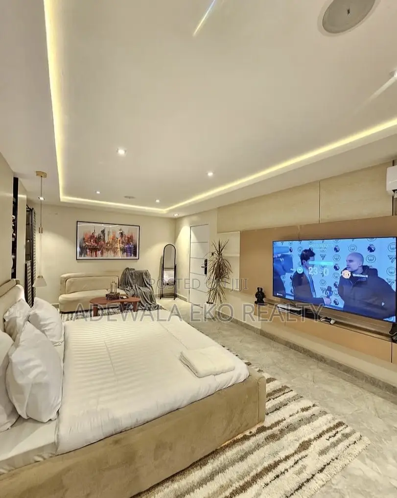 Spacious Studio Shortlet Lekki Phase 1 (PS5,24/7 Power) in Ikate