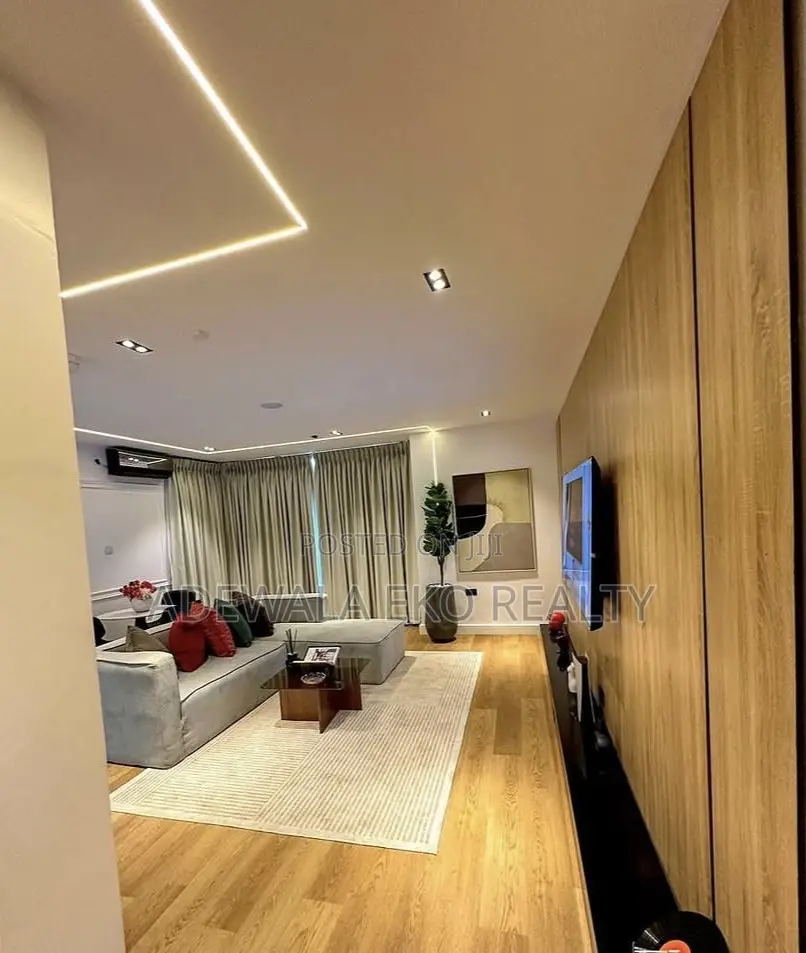 Luxury 1-Bedroom Shortlet Lekki Phase 1 – PS5, Pool 2 Balconies in Lekki Phase 1