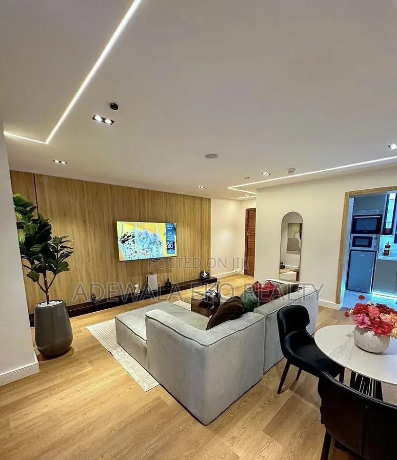 Luxury 1-Bedroom Shortlet Lekki Phase 1 – PS5, Pool 2 Balconies in Lekki Phase 1