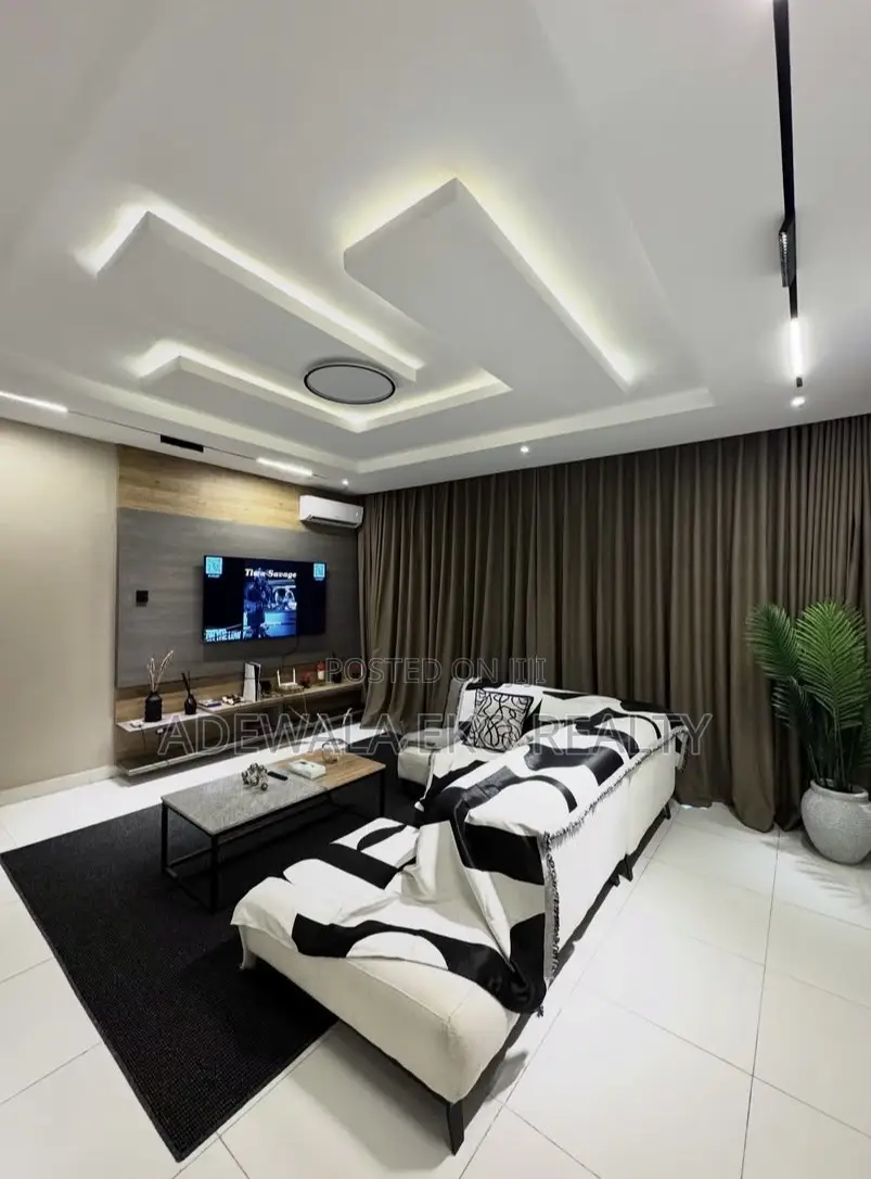 New 2-Bedroom Apartment Lekki Phase 1 – PS5 24/7 Power. in Lekki Phase 1