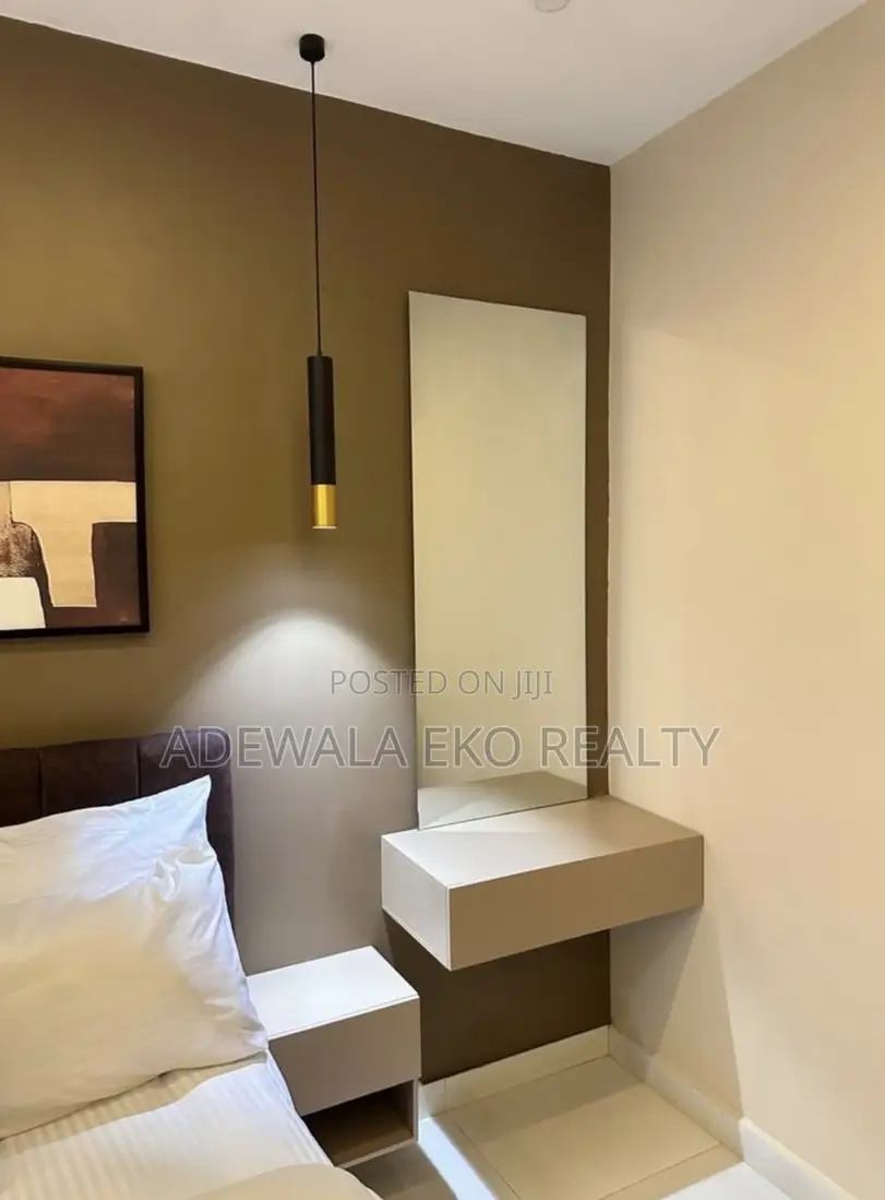 Spacious Self Contained Studio Apartment in Ikeja- Kudirat Abiola Way. in Oregun