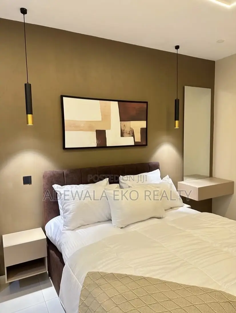 Spacious Self Contained Studio Apartment in Ikeja- Kudirat Abiola Way. in Oregun