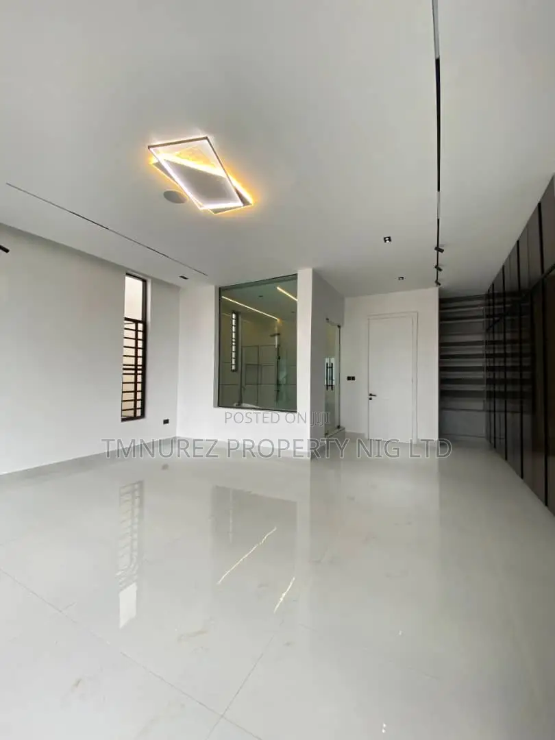 5bdrm Duplex in Chevron for sale in Chevron