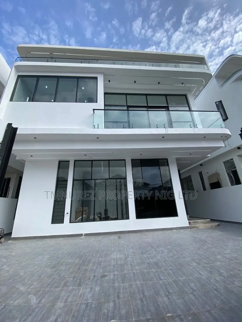 4bdrm Duplex in Chevron for sale in Chevron