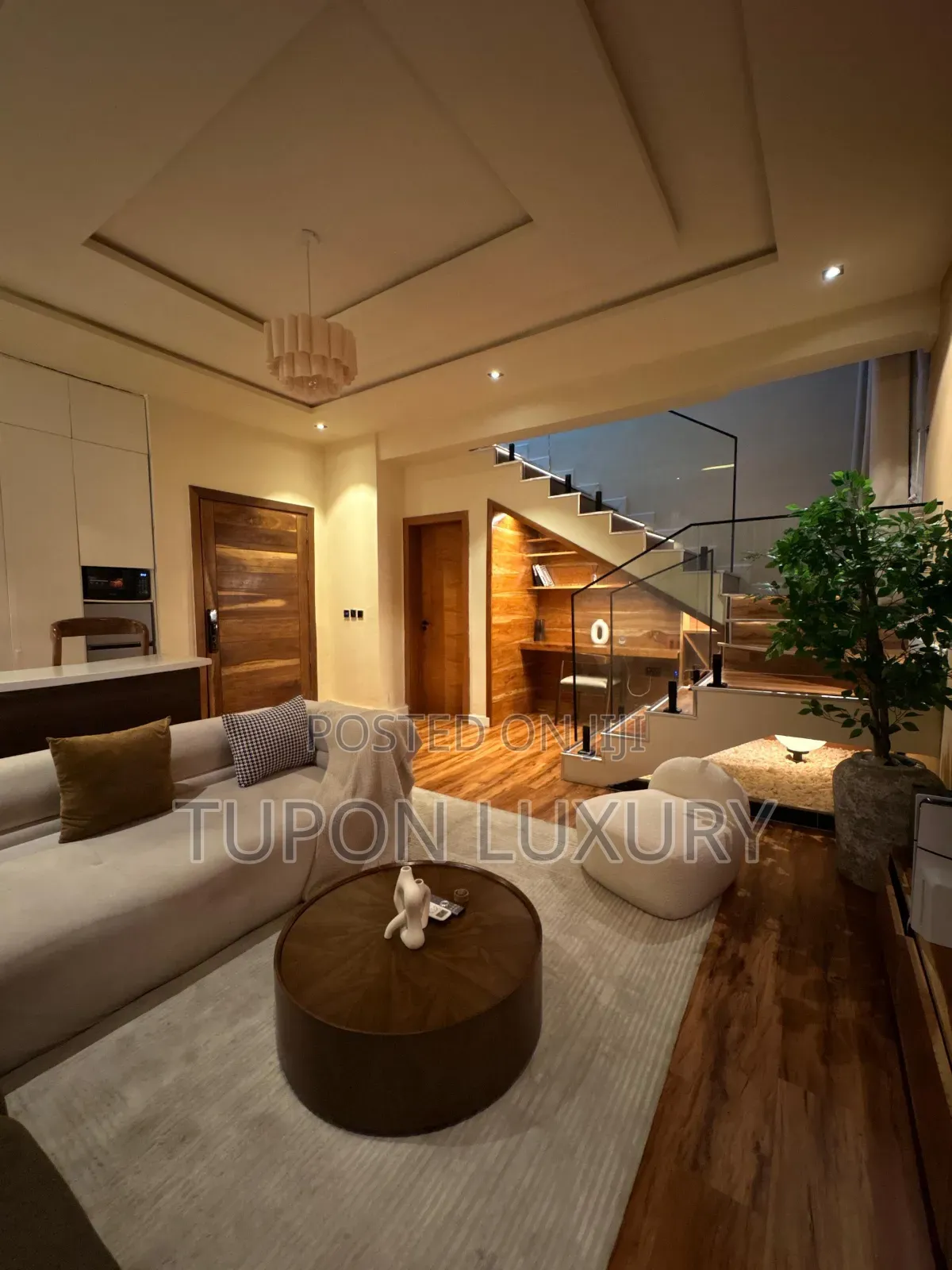 Luxury 1bedroom Loft With Ps5 in Ikate