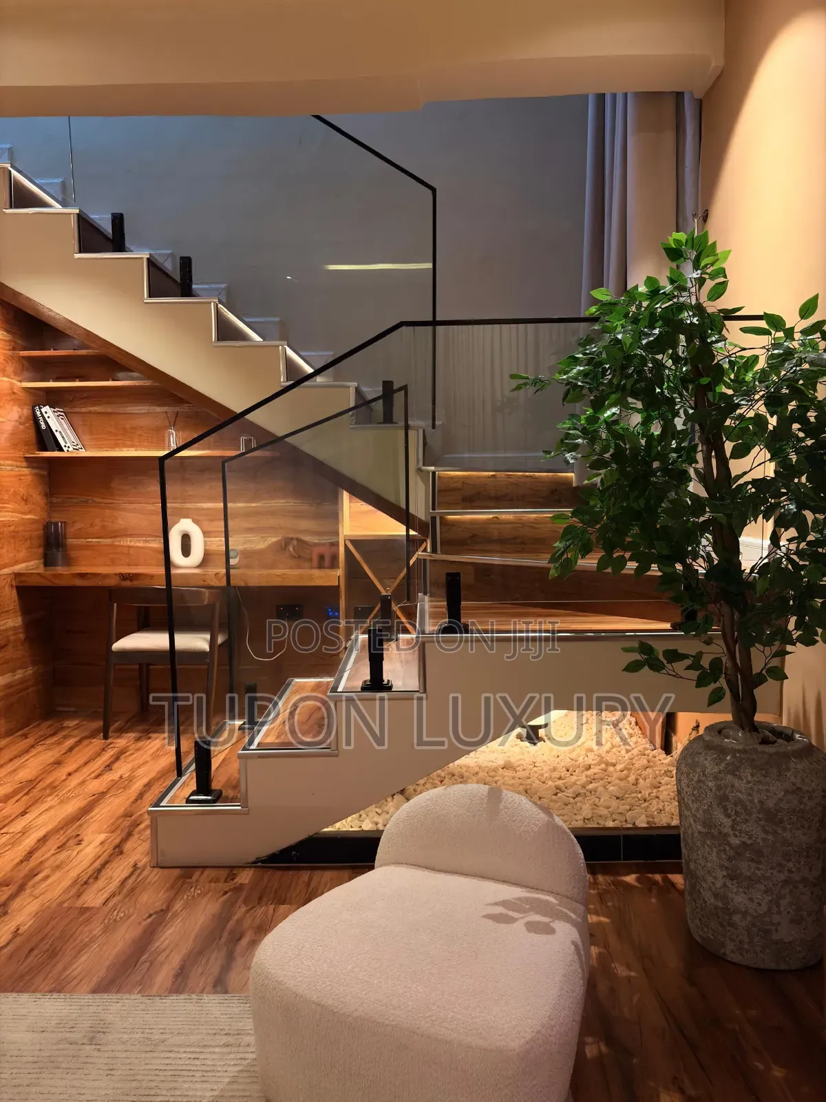 Luxury 1bedroom Loft With Ps5 in Ikate