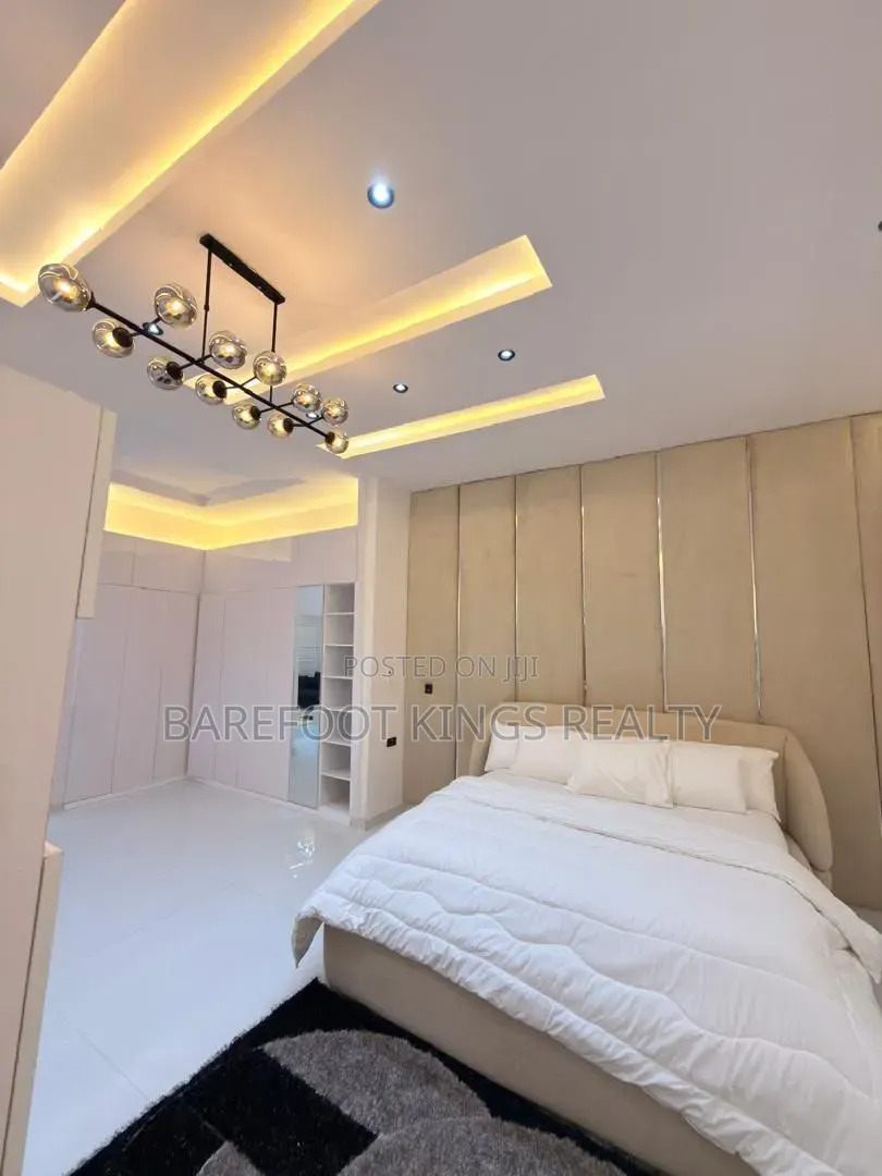 Luxury 3Bedroom Apartment in Chevron
