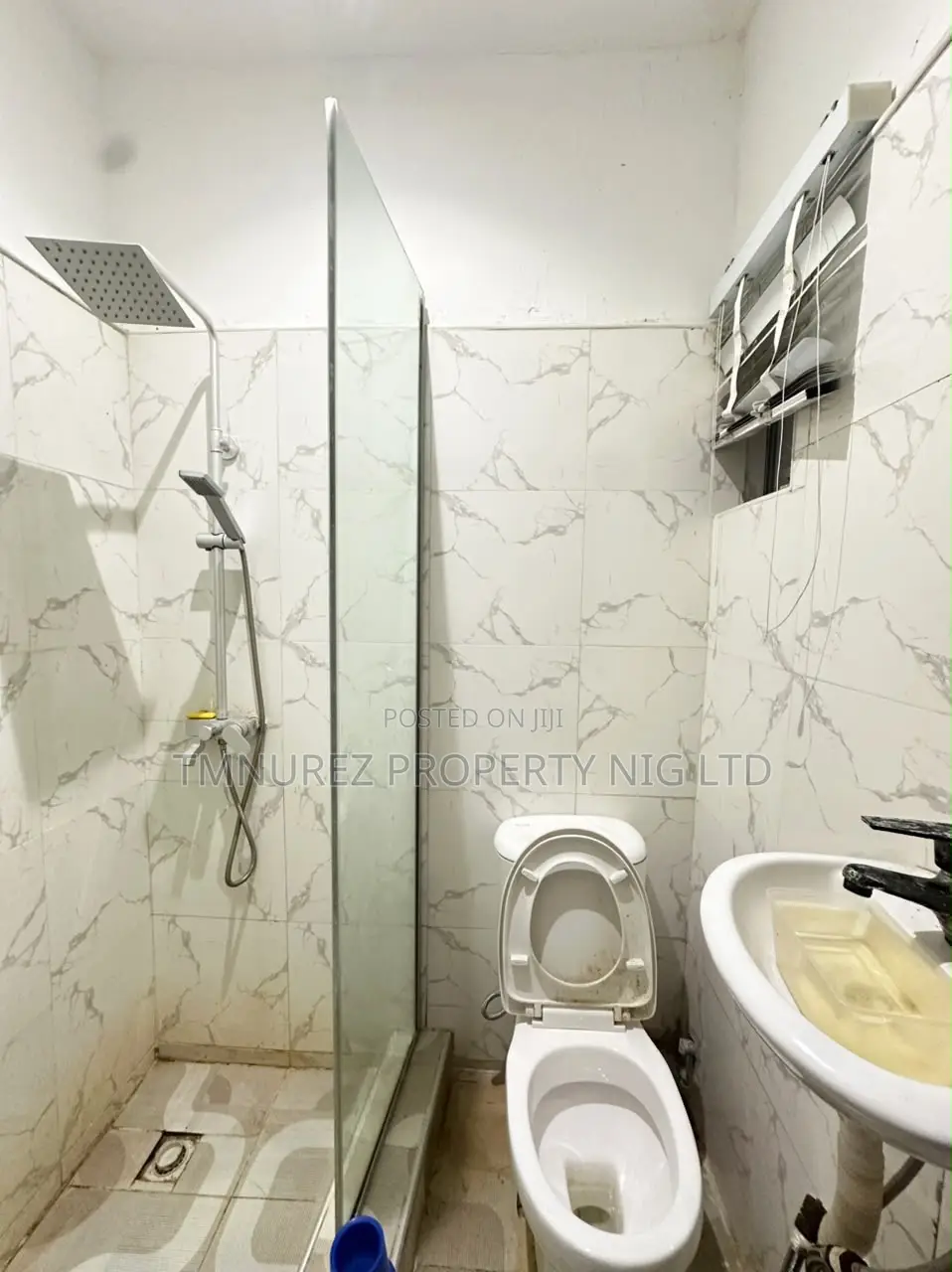 Furnished 3bdrm Duplex in Ikota for sale in Ikota
