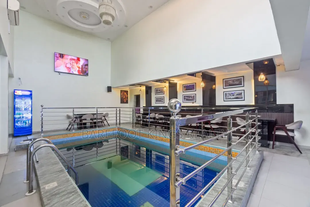 Luxurious 1Bedroom With Pool and PS5 in Chevron