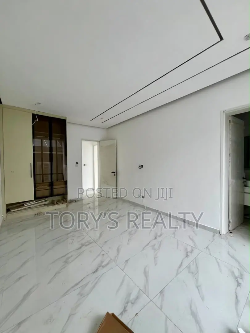 2bdrm Apartment in Lekki Phase 1 for sale in Lekki Phase 1