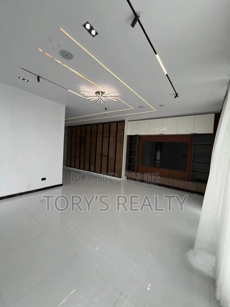 5bdrm Duplex in Lekki Phase 2 for sale in Lekki Phase 2