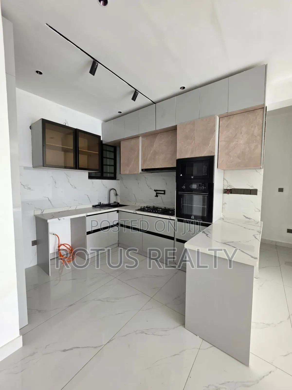 3bdrm Apartment in Lekki Phase 1 for sale in Lekki Phase 1