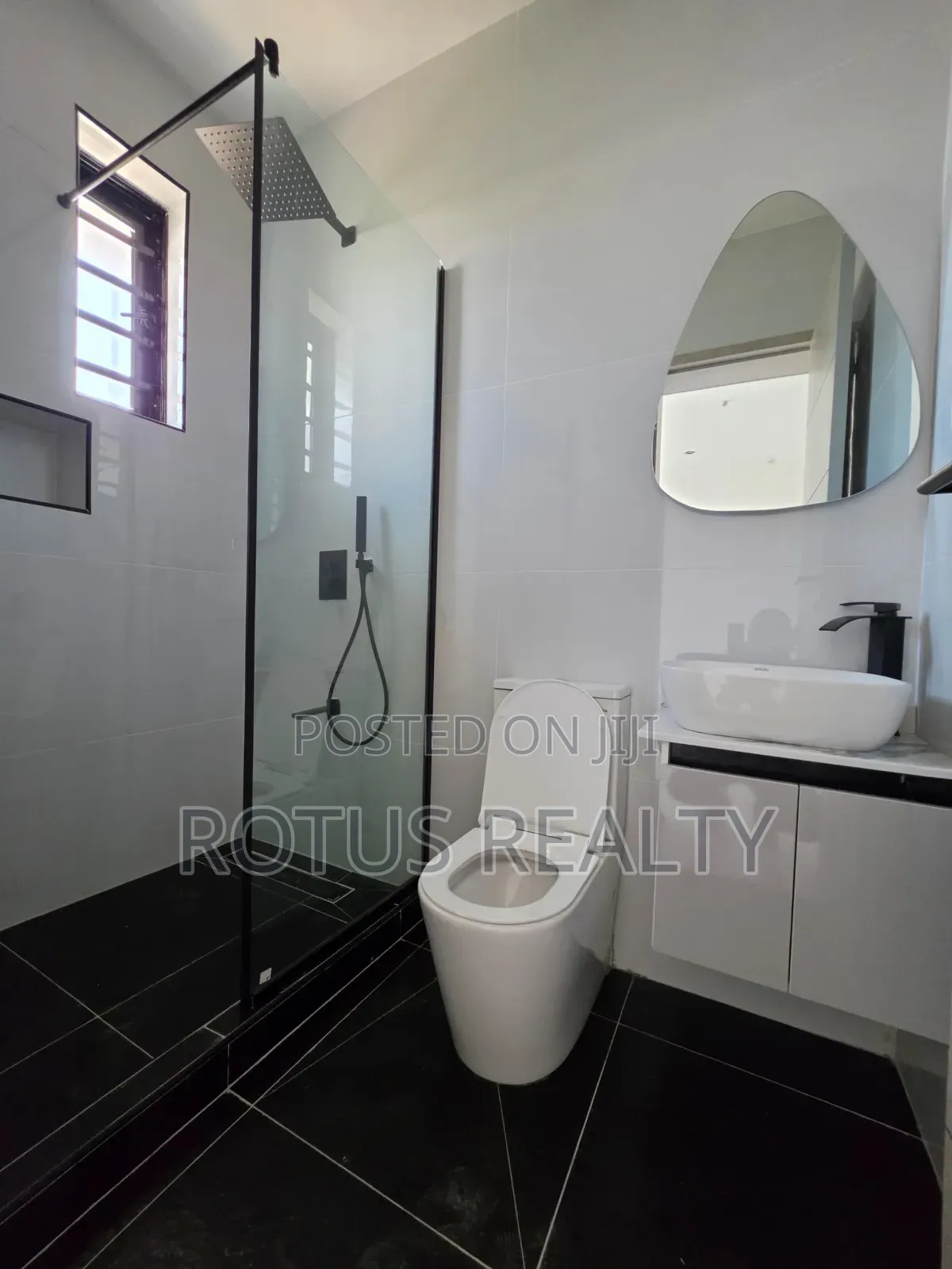 3bdrm Apartment in Lekki Phase 1 for sale in Lekki Phase 1