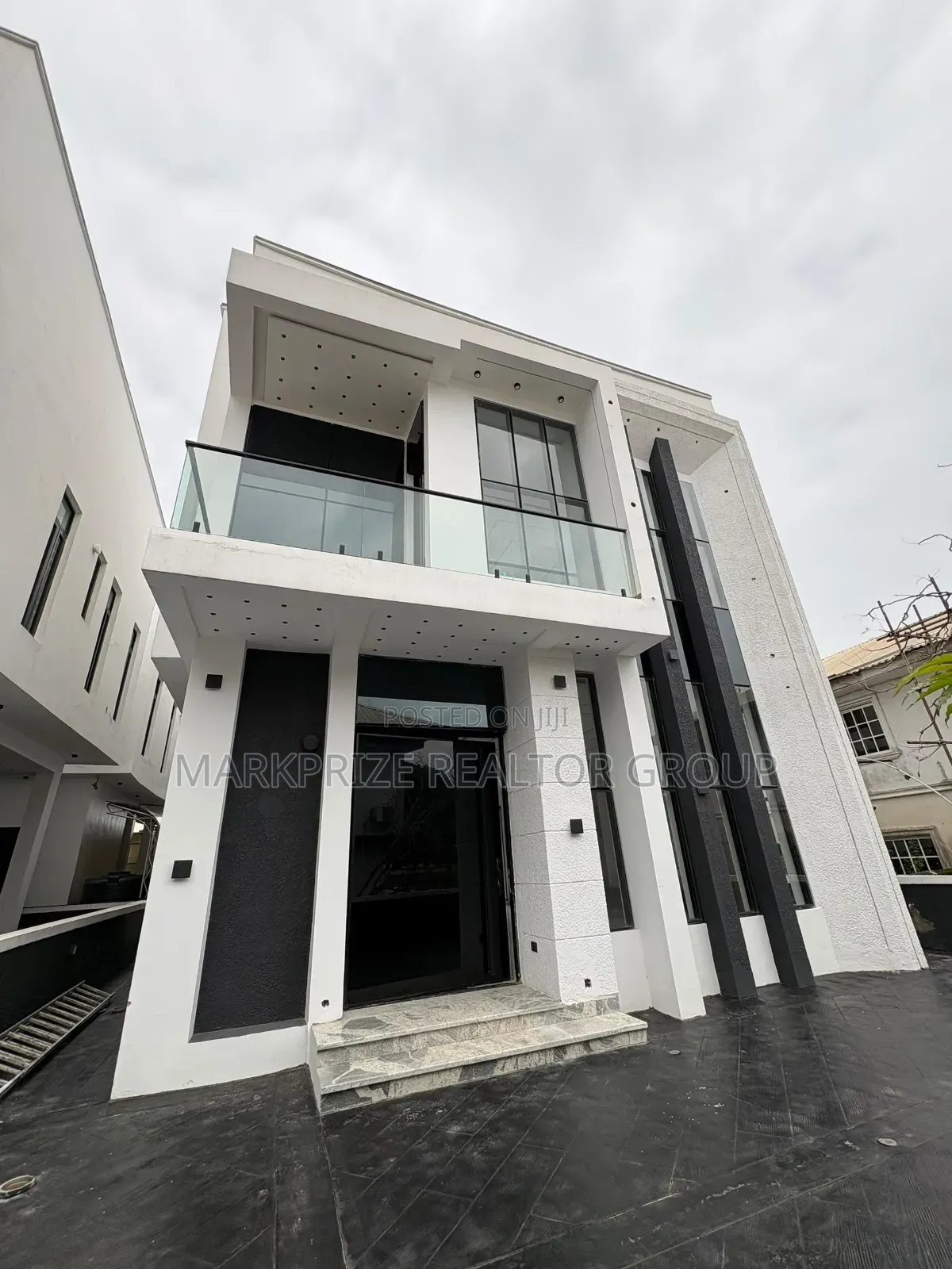 5bdrm Duplex in Lekki County Homes, Ikota for sale in Ikota