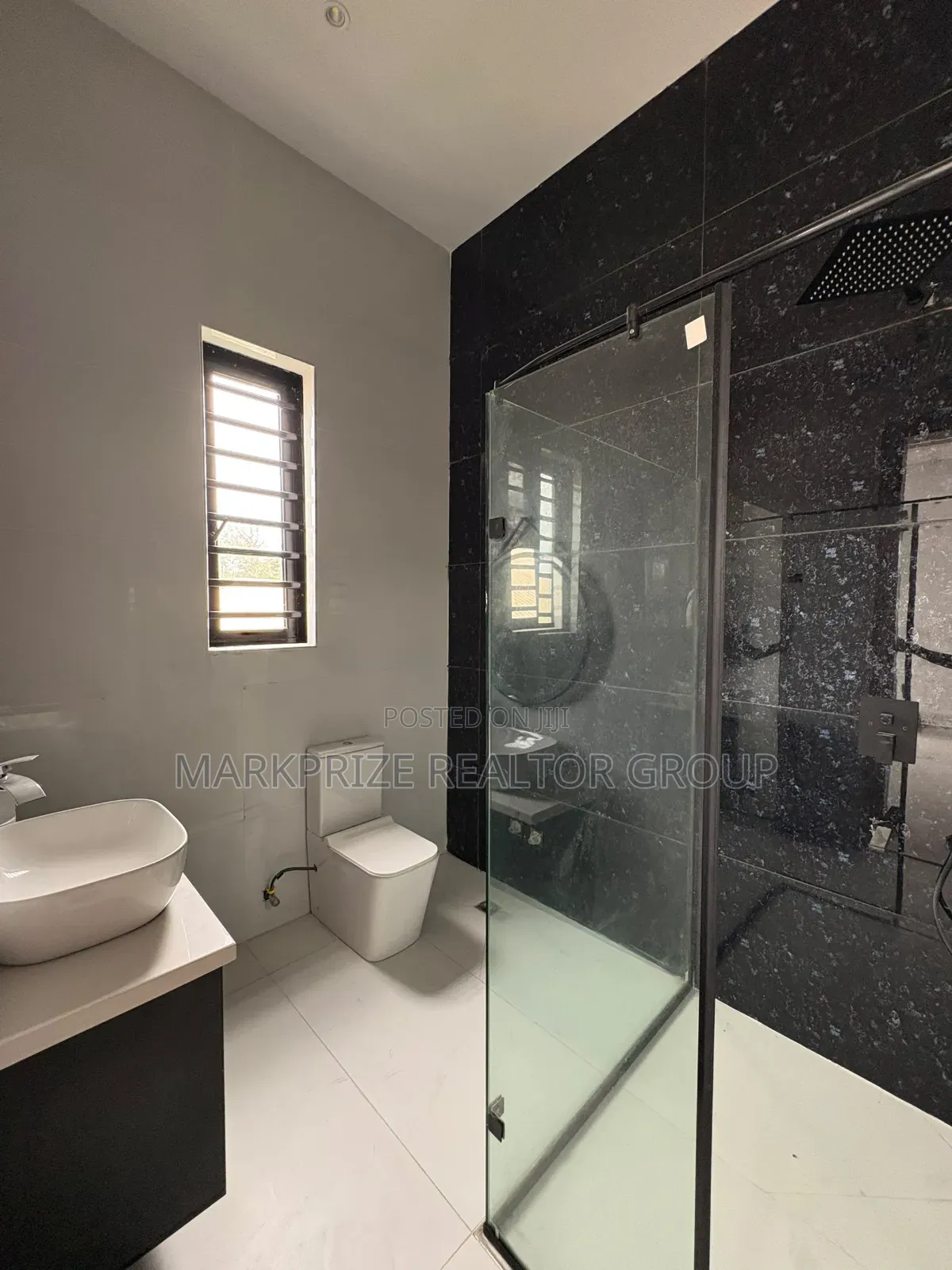 5bdrm Duplex in Lekki County Homes, Ikota for sale in Ikota