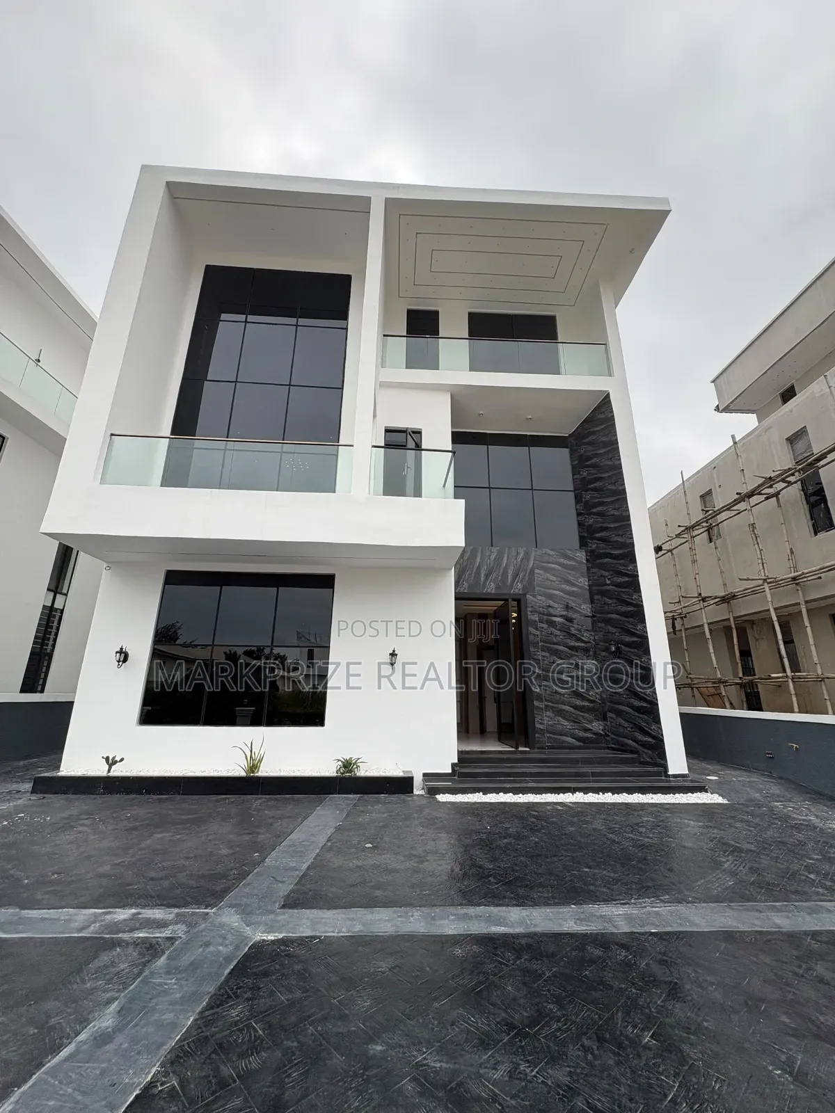 5bdrm Duplex in Lekki County Homes, Ikota for sale in Ikota