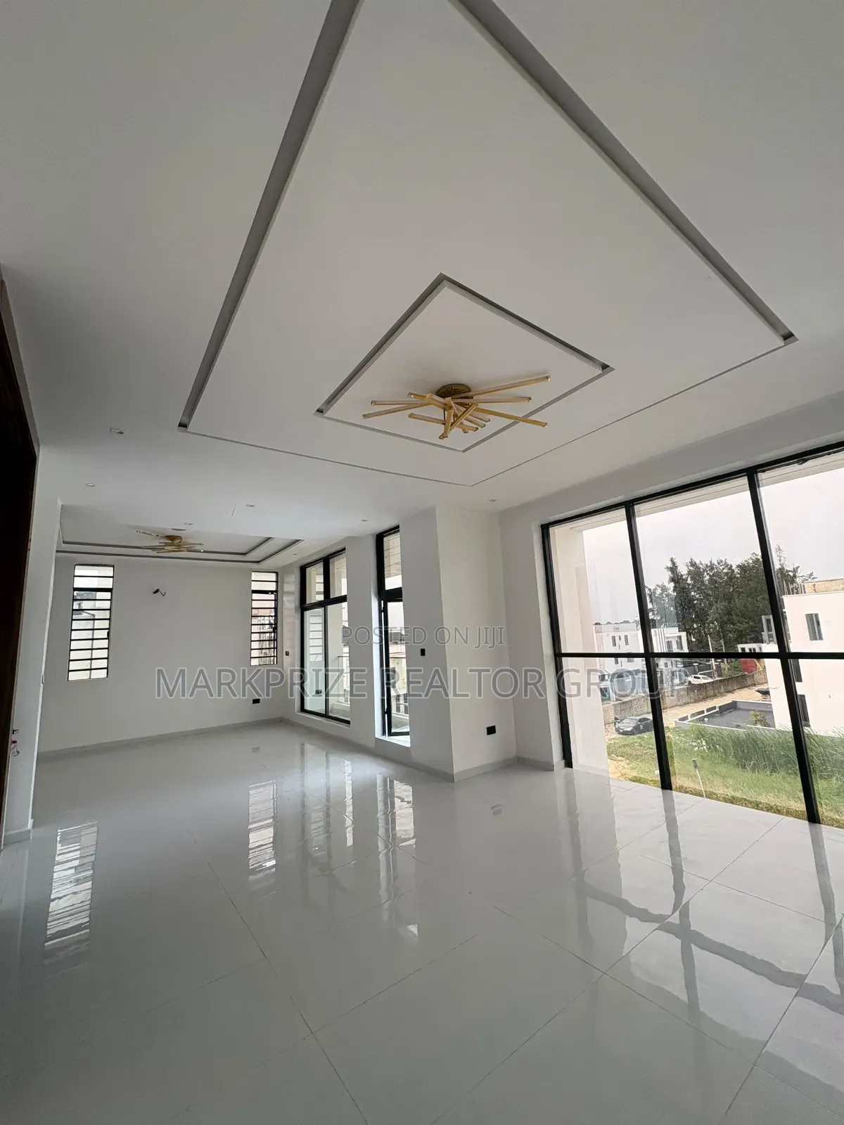 5bdrm Duplex in Lekki County Homes, Ikota for sale in Ikota