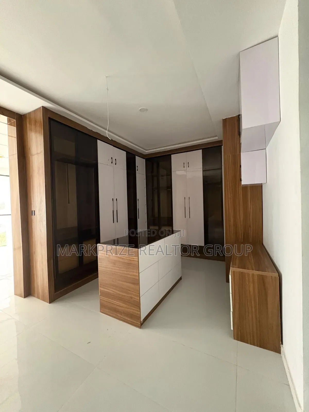 5bdrm Duplex in Lekki County Homes, Ikota for sale in Ikota