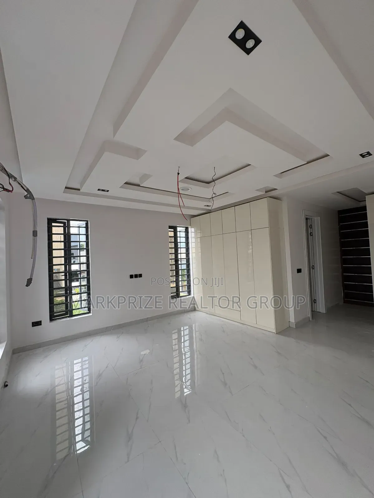5bdrm Duplex in Lekki County Homes, Ikota for sale in Ikota