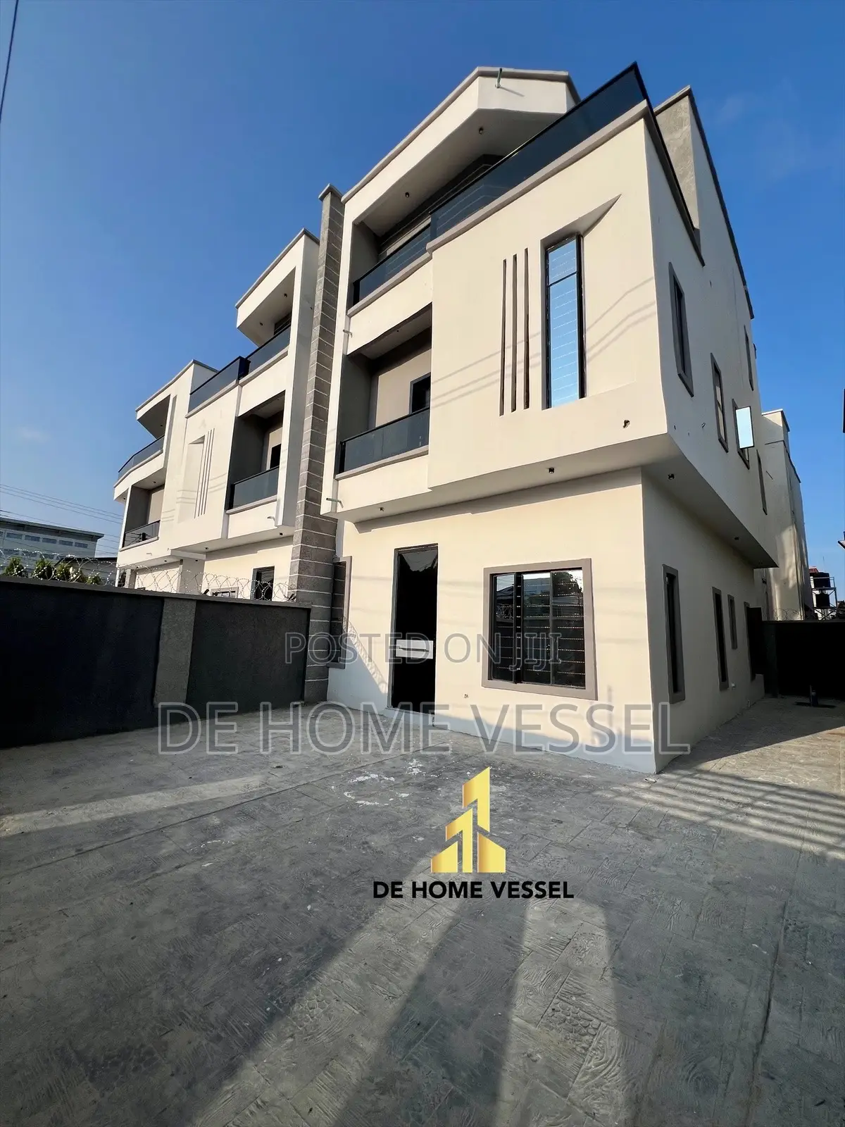 4bdrm Duplex in Lekki Phase 1 for sale in Lekki Phase 1