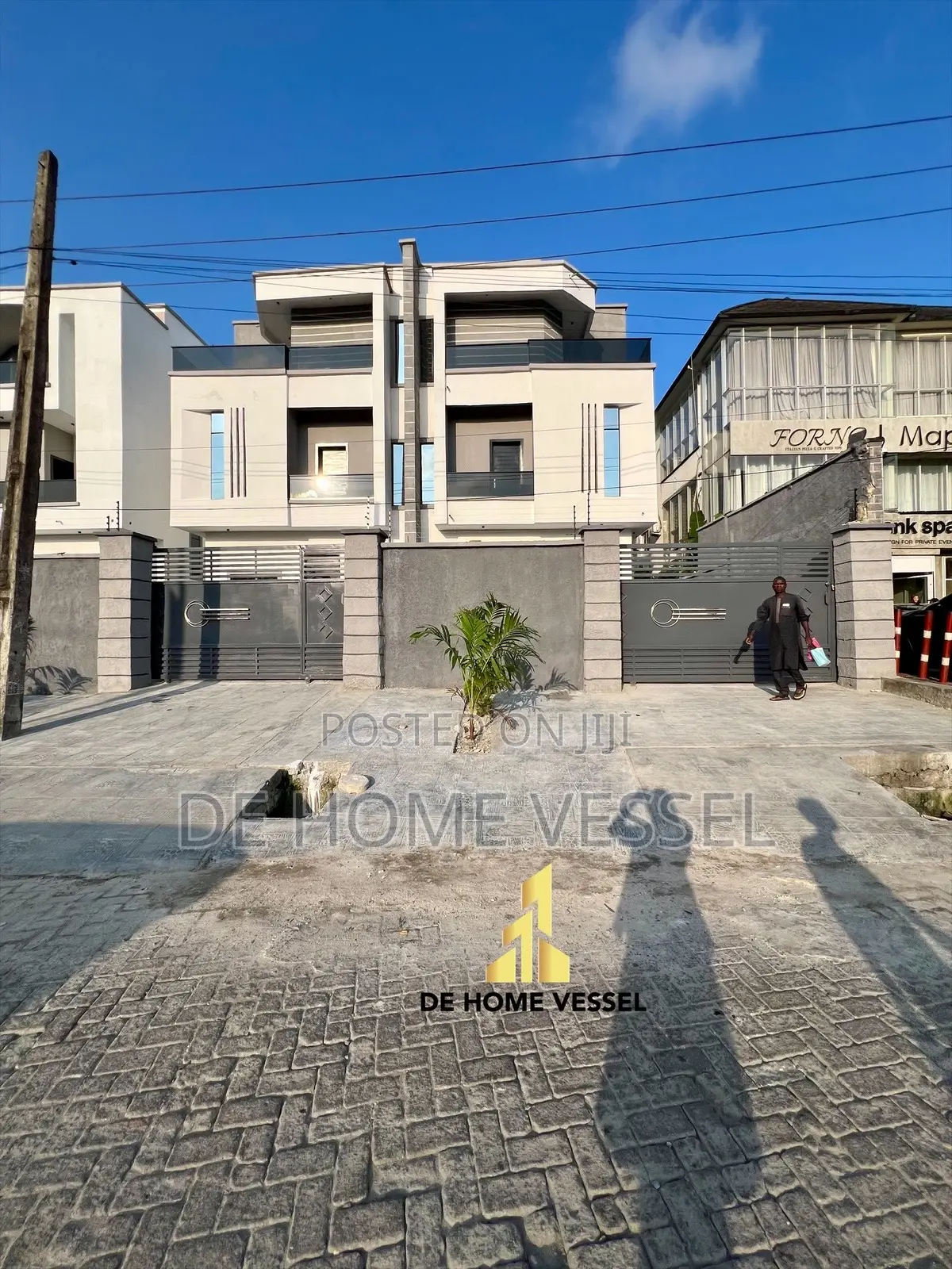 4bdrm Duplex in Lekki Phase 1 for sale in Lekki Phase 1