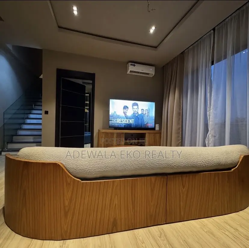 2-Bedroom Penthouse Loft Ikeja GRA – 75" TV, Pool Gym in Ikeja GRA