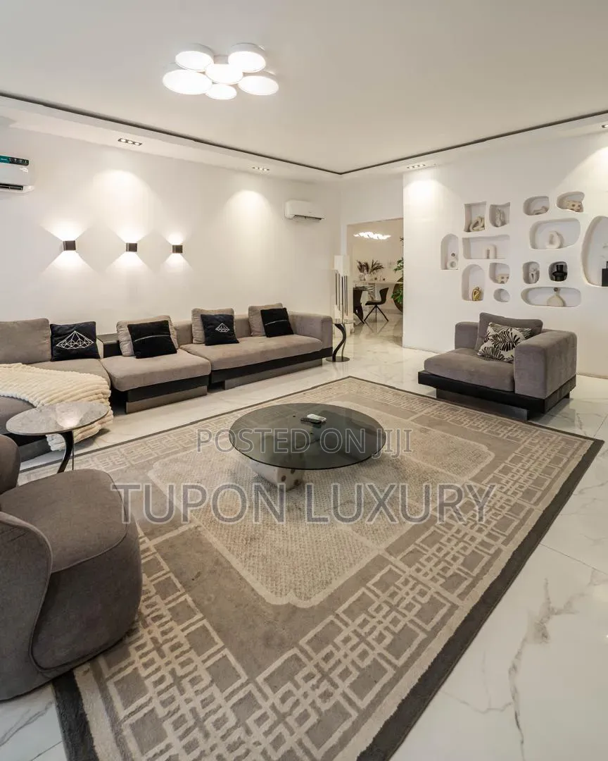 Luxury 3bedroom Apartment With Pool, Gym and Beautiful City View in Lekki Phase 1