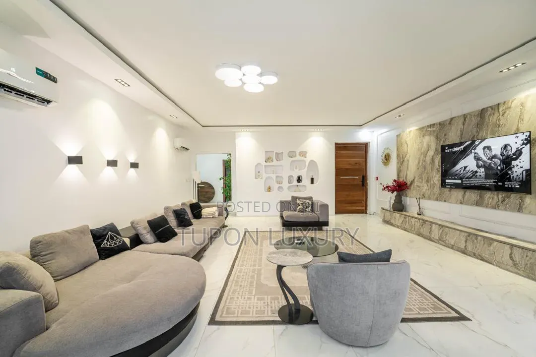 Luxury 3bedroom Apartment With Pool, Gym and Beautiful City View in Lekki Phase 1
